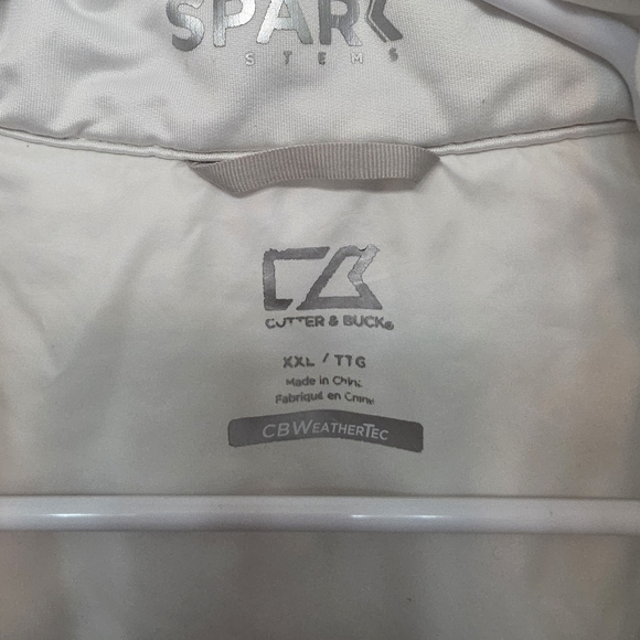 Women's White Quilted Jacket By Cutter And Buck - Picture 2 of 4